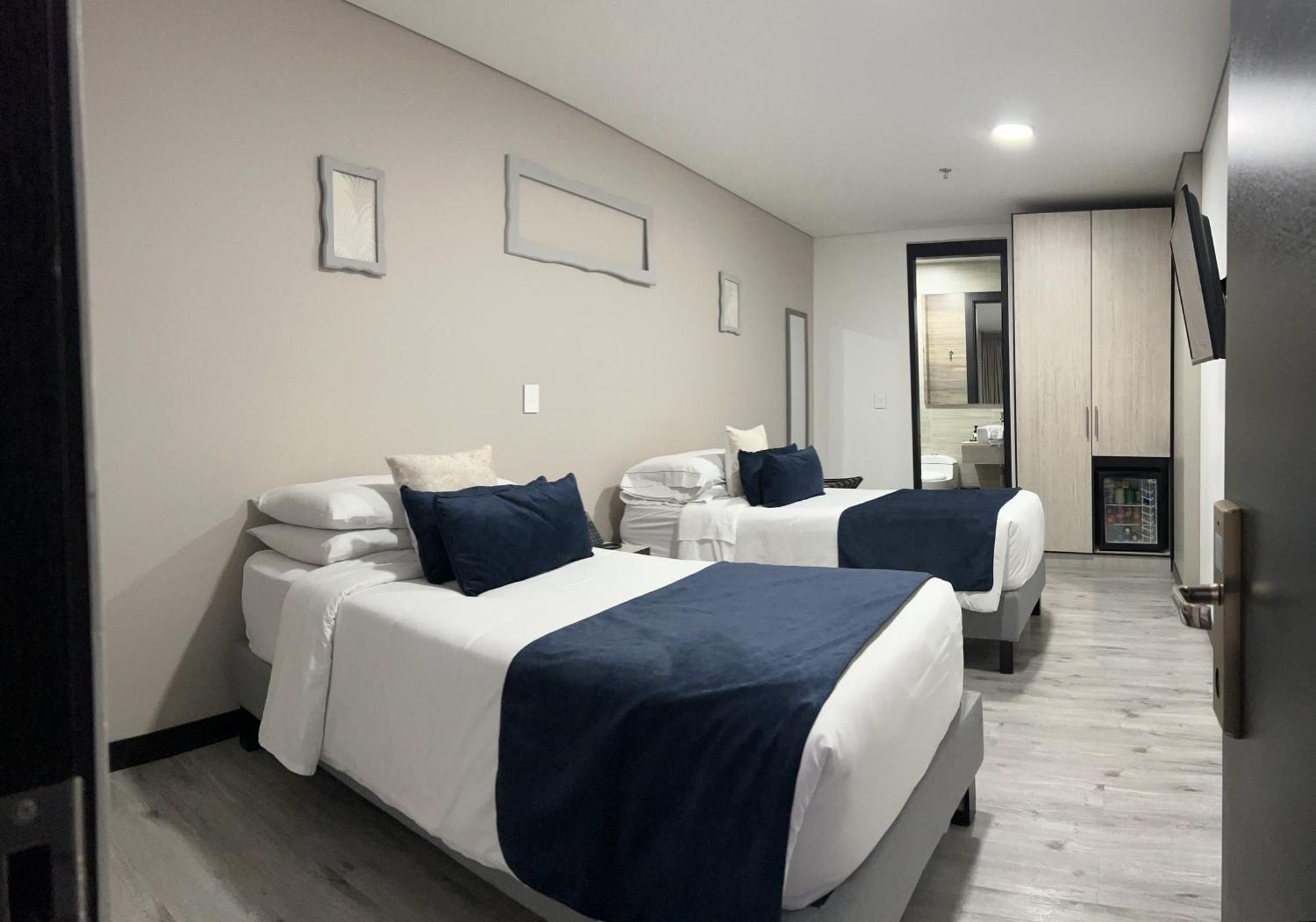 Hotel Wlh Silver Corferias Bogota Exterior photo
